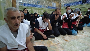 زیارت گروه دوم درمانگاه جهادی «راه شفا» از سرداب مقدس حرم عسکریین