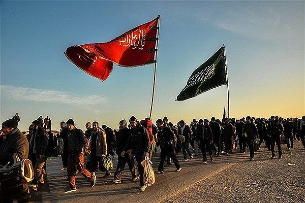 ۱۰ روایت در مورد زیارت امام حسین(ع) با پای پیاده